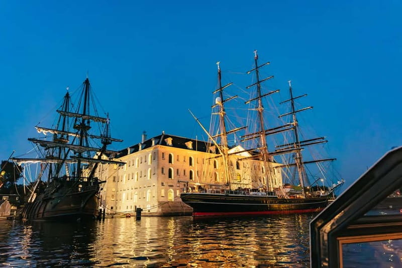 Amsterdam: Cheese & Wine Cruise Tasting Experience - What the Crew Adds to the Ride