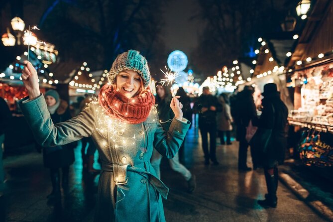 Amsterdam Christmas Walk with hot drink and Dutch treat - The 9 Little Streets add shops and a sweet stop