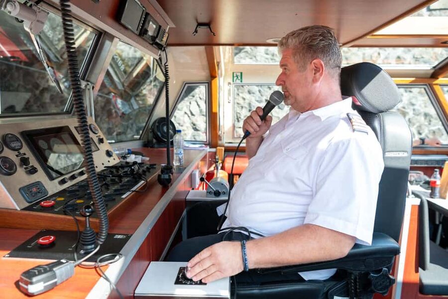 Amsterdam: City Canal Cruise and Rijksmuseum - The optional snack box on the water