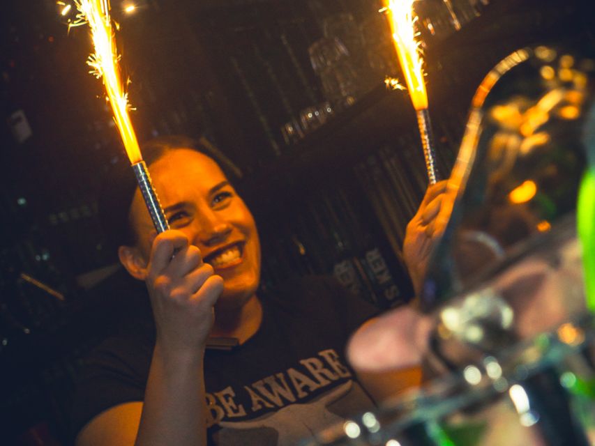 Amsterdam: City Center Bar Crawl and Nightlife Experience - Why the hosts make such a difference