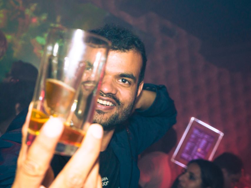 Amsterdam: City Center Bar Crawl and Nightlife Experience - Timing, age rules, and what to wear