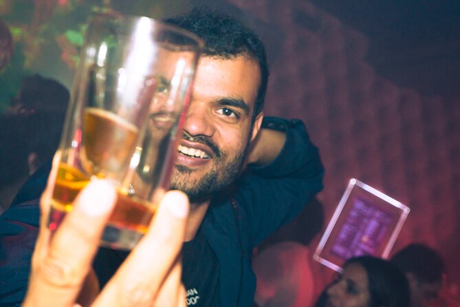 Amsterdam: City Centre Bar Crawl and Nightlife Experience - Who should book this crawl?