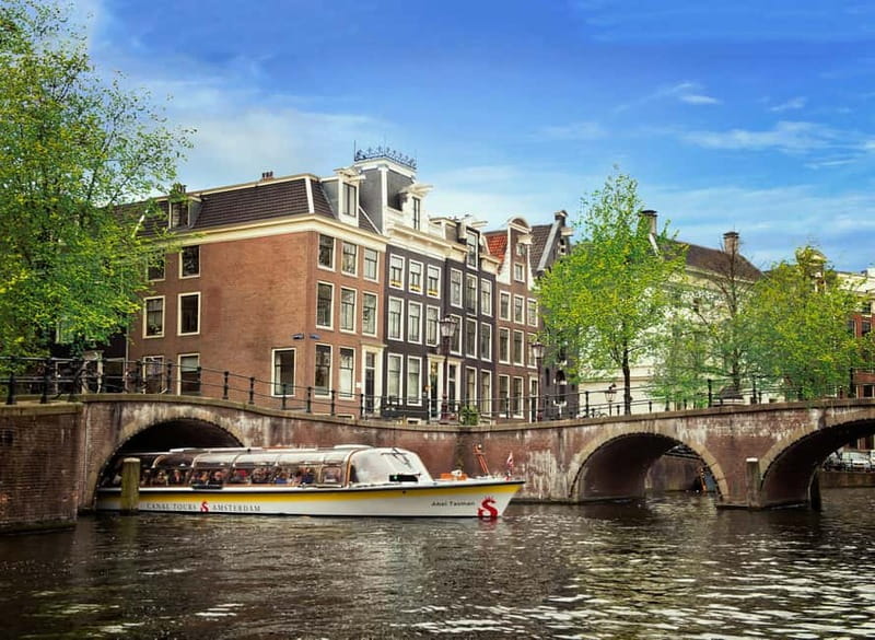 Amsterdam: City Centre Canal Cruise & Free Flower Cocktail - Is $19 a fair price for an hour on the canals?