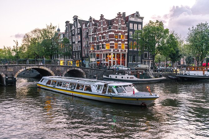 Amsterdam City Centre Cruise on heated boat with Audioguide - Is $14.86 good value for an hour?