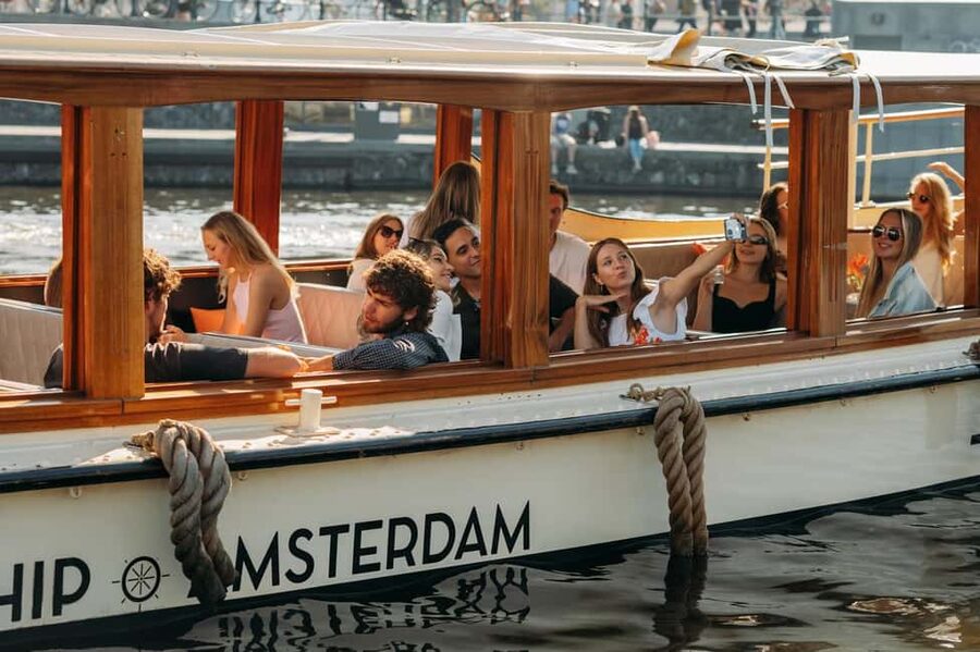 Amsterdam: Classic Boat Cruise with Optional Cheese & Wine - Groenburgwal, Dancing Houses, and the old waterfront
