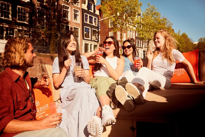 Amsterdam Classic Saloon Boat Canal Cruise with Live Guide - What the Live Guide Adds