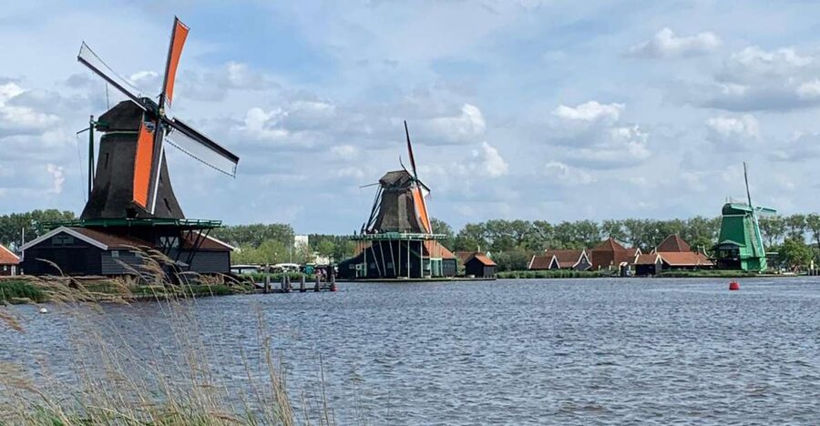 Amsterdam: Countryside Bike Tour and Zaanse Schans Windmills - The wetlands that inspired Monet
