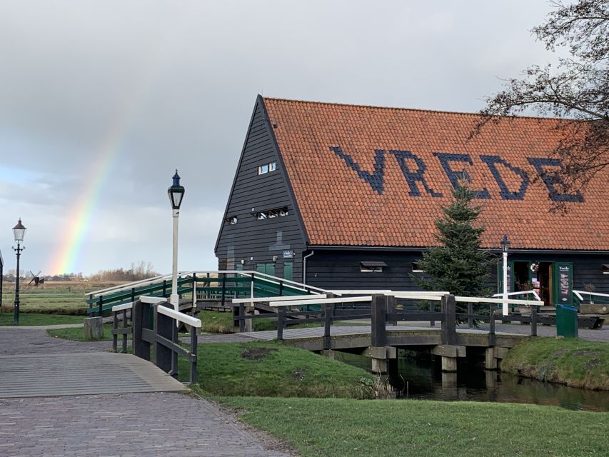 Amsterdam: Countryside Bike Tour and Zaanse Schans Windmills - From Amsterdam Central Station to Zaandam
