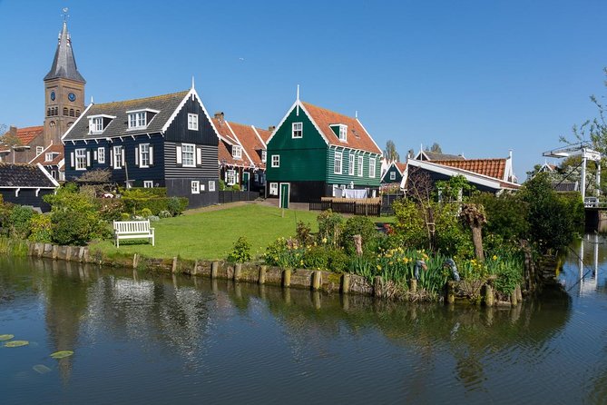 Amsterdam countryside tour by car - Marken Harbor: a short walk with apple pie