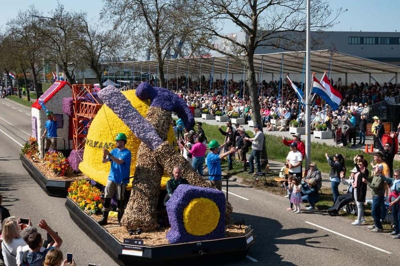Amsterdam: Day Trip to Flower Parade & Keukenhof on April 18 - Who will get the most from this day