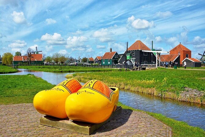 Amsterdam: Day Trip to Keukenhof & Zaanse Schans Windmills - Getting to This is Holland from Amsterdam Central