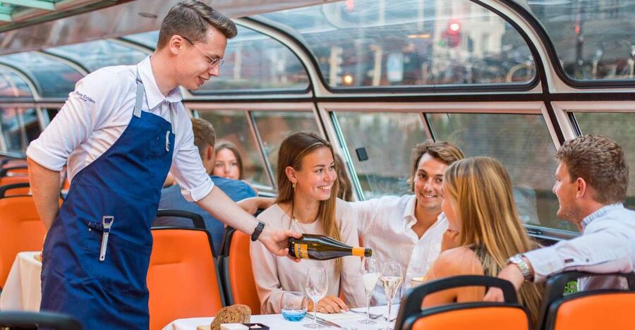 Amsterdam: Dinner Cruise with 4-Course Menu - Starting near Centraal Station at LOVERS Café