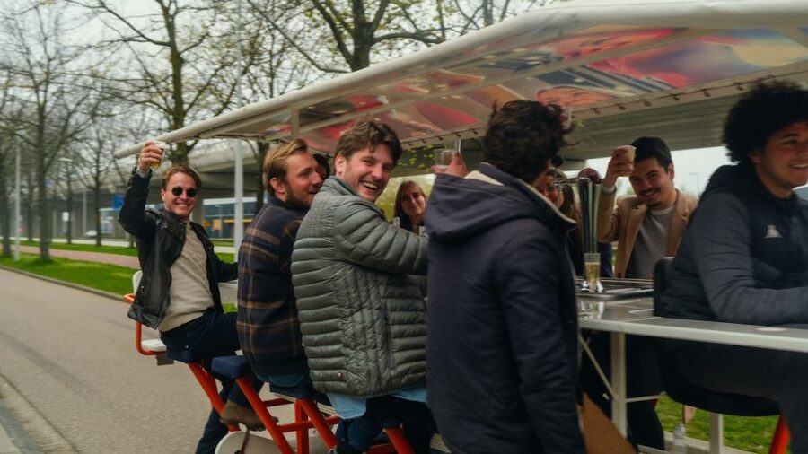 Amsterdam: Dutch Beer Bike Blast Tour with Onboard Bar - How the group atmosphere affects the ride
