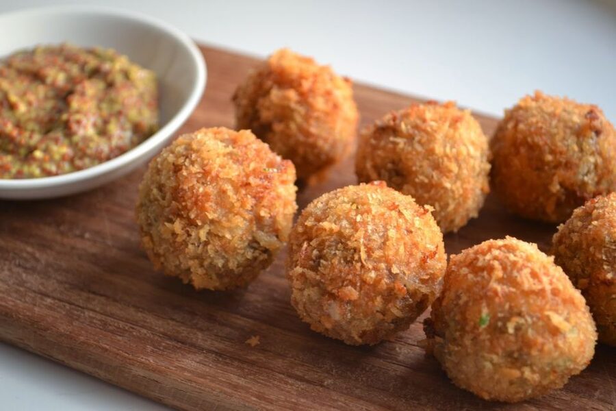 Amsterdam: Dutch Bitterballen and Croquette Tasting - What the six-piece tasting includes