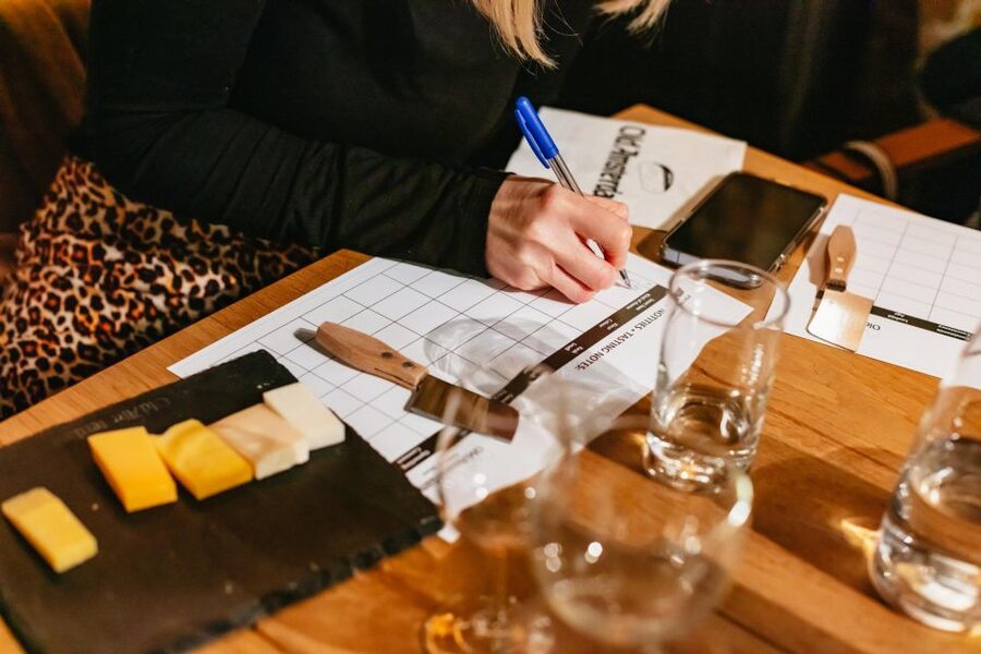 Amsterdam: Dutch Cheese Tasting Experience with Wine - Key points at a glance