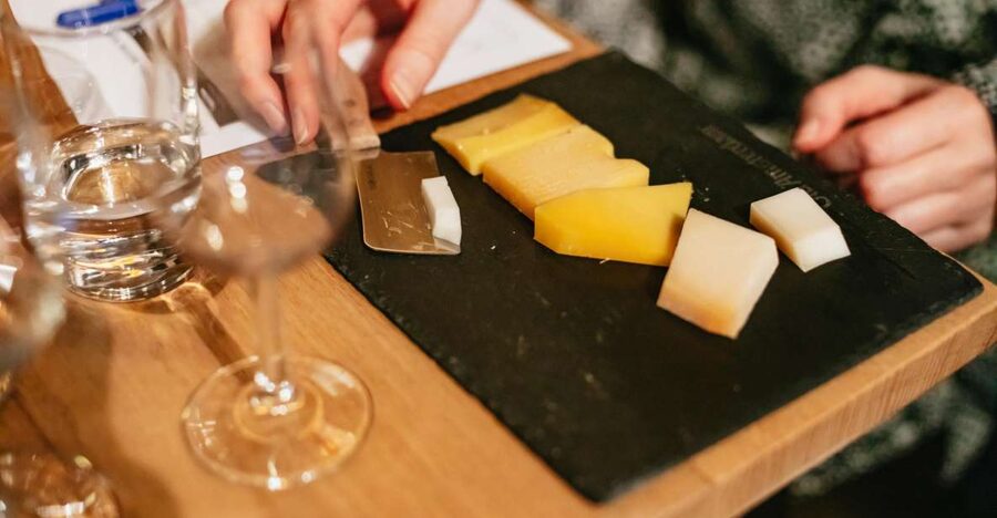 Amsterdam: Dutch Cheese Tasting Experience with Wine - Five Gouda cheeses, not just one familiar Dutch flavor