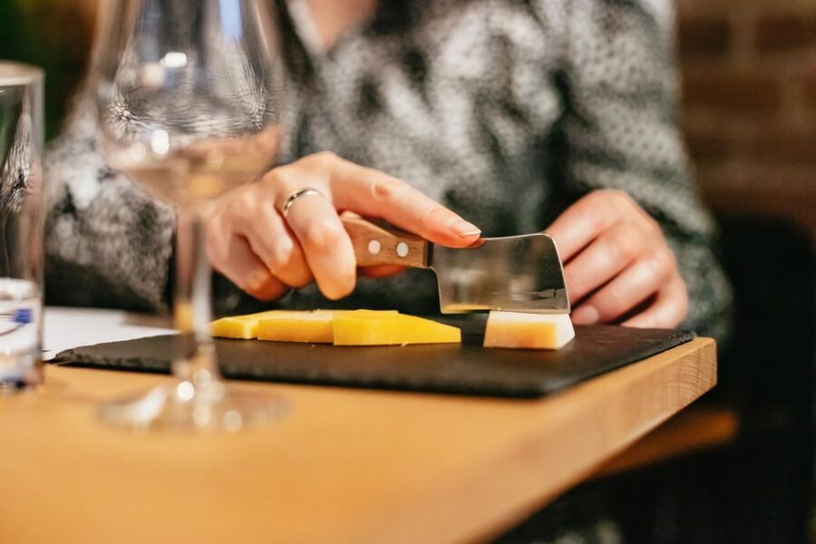Amsterdam: Dutch Cheese Tasting Experience with Wine - What makes the guides important