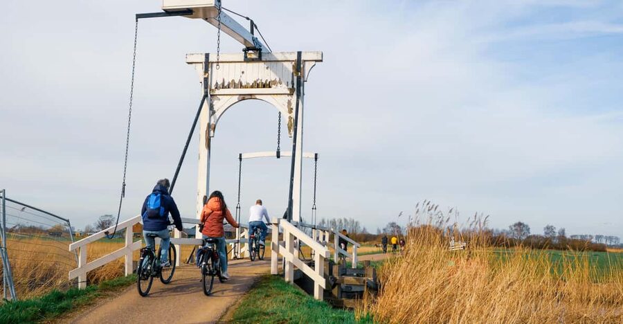 Amsterdam: Dutch Countryside E-Bike with Cheese & Clogs - Riding through the Waterland polder
