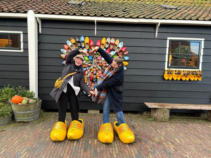 Amsterdam: Dutch Countryside E-Bike with Cheese & Clogs - Broek in Waterland and its wooden village streets
