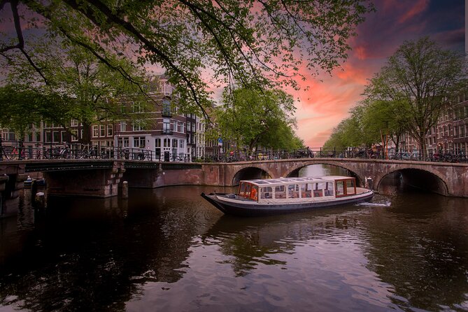Amsterdam Evening Canal Cruise with Live Guide and Onboard Bar - Setting out from the Jordaan and Prinsengracht