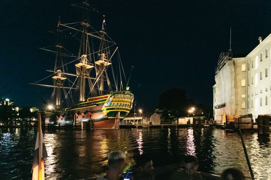 Amsterdam: Evening Cruise with Optional Wine and Snacks - Centraal Station, EYE, and A’DAM Tower