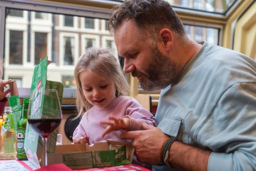 Amsterdam: Evening Pizza Cruise Along the Canals - Damrak Pier 5 is a useful starting point