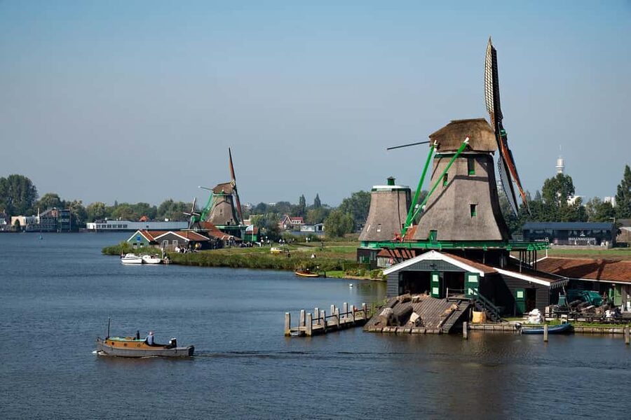 Amsterdam: Explore Zaanse Schans: Half-Day Luxury Coach Trip - Your first look at Zaanse Schans