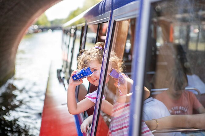 Amsterdam Family-Friendly Canal Cruise with Snackbox Option - Families get more than a standard sightseeing ride