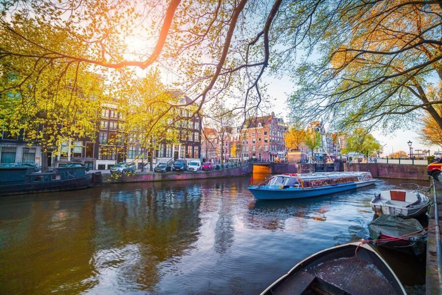 Amsterdam Family Friendly Historical Walking Tour - The 5-hour plan and the Tropenmuseum