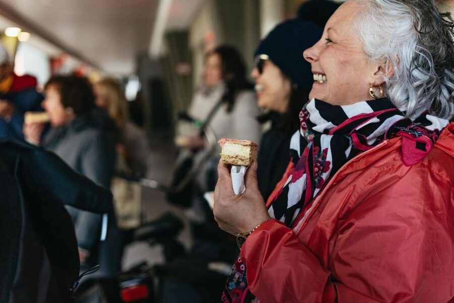 Amsterdam: Food and Culture Walking Tour with Tastings - Walking through the Jordaan
