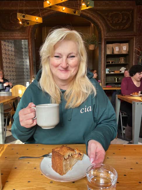 Amsterdam: Food Walking Tour - Dutch cheese at Henri Willig