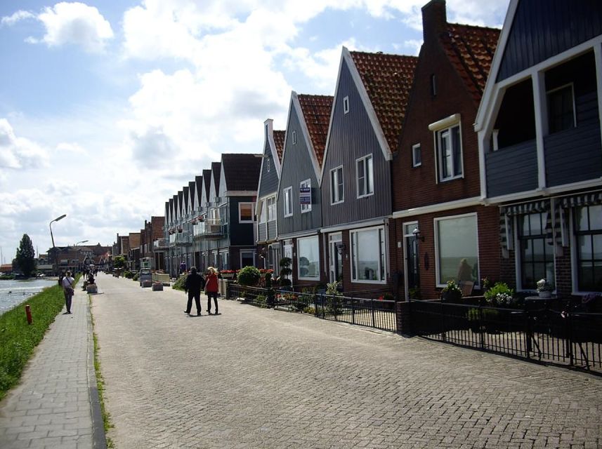 Amsterdam: Full-Day Countryside Tour - Edam and Volendam, two different village moods