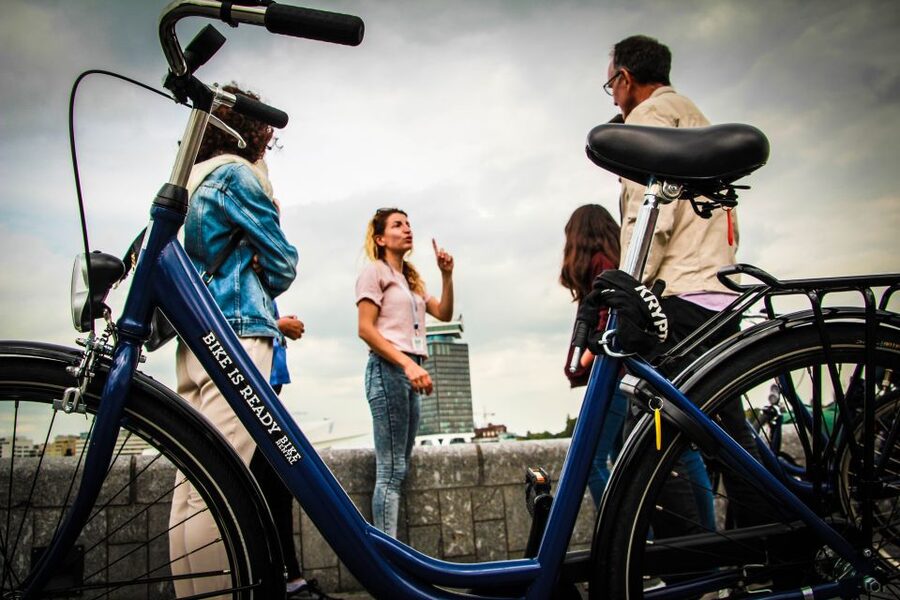 Amsterdam full day: Walking, Biking & Cruising with Lunch - Key points at a glance