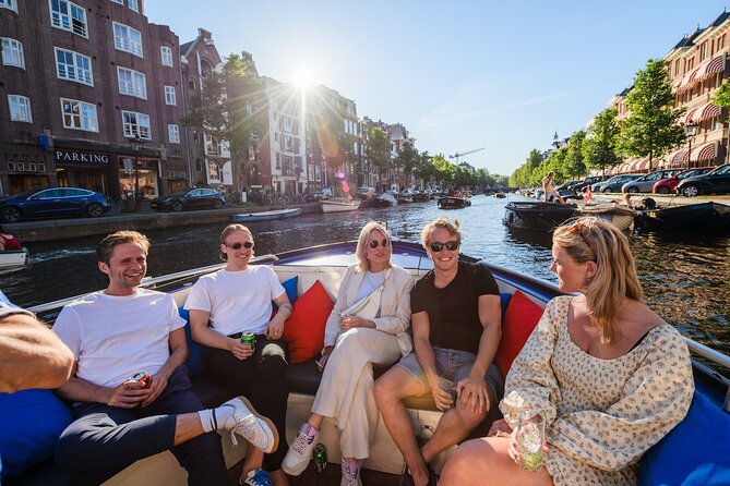 Amsterdam: German-speaking boat trip with bar on board - What the $26.70 price gives you