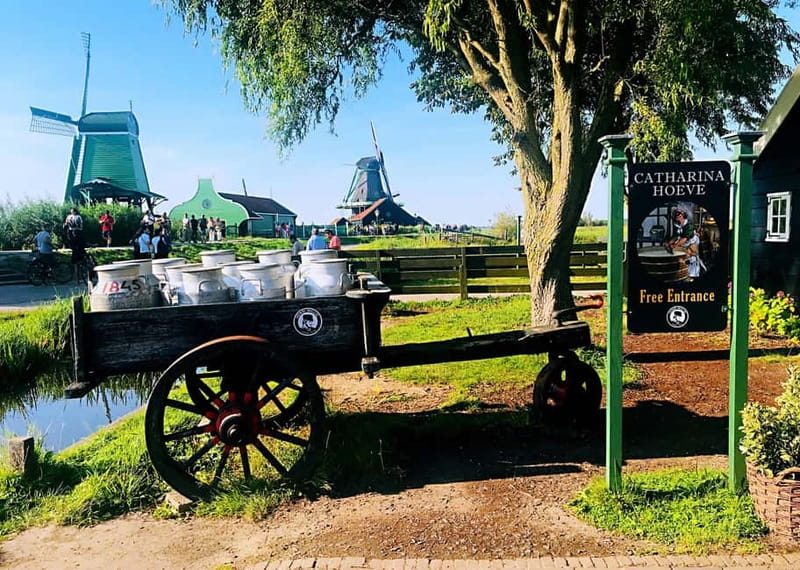 Amsterdam: Giethoorn, Afsluitdijk and Zaanse Schans Day Trip - The guide can shape the whole day