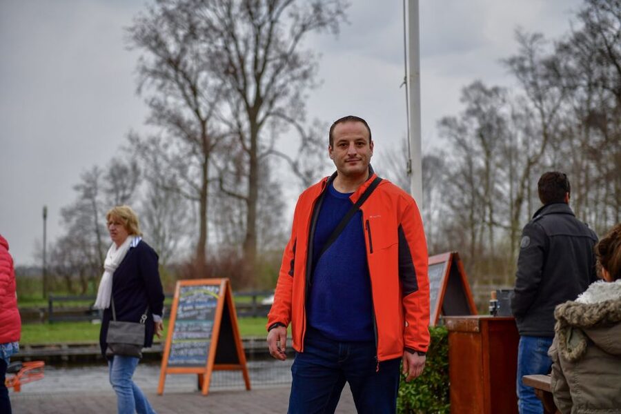 Amsterdam: Giethoorn and Zaanse Schans Windmills Day Tour - What the guides add to the day
