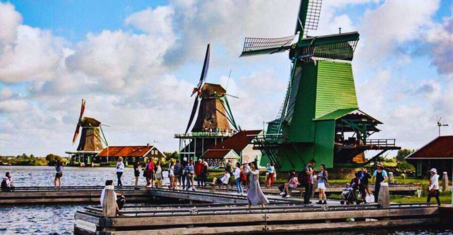Amsterdam: Giethoorn and Zaanse Schans Windmills Day Tour - Zaanse Schans: windmills, clogs, and cheese