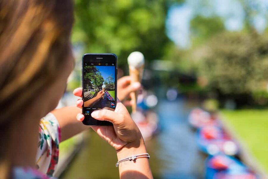 Amsterdam: Giethoorn Day Trip with Boat Tour - Free time for lunch and exploring