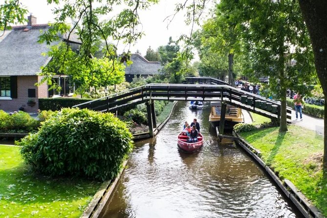 Amsterdam: Giethoorn Tour Scenic Cruise, Cheese & Free Time - Key points at a glance