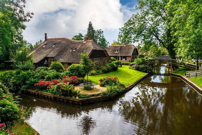 Amsterdam: Giethoorn Tour Scenic Cruise, Cheese & Free Time - The journey from Amsterdam to Giethoorn