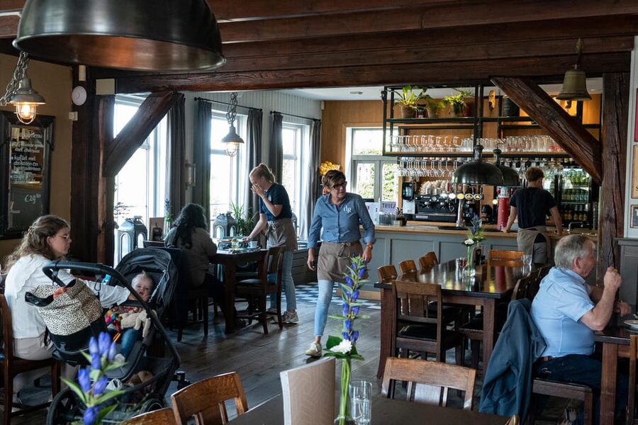 Amsterdam: Giethoorn Tour Scenic Cruise, Cheese & Free Time - Useful timing and booking details