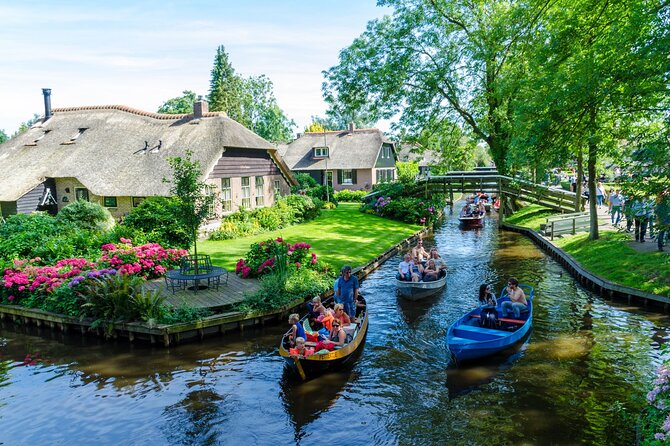 Amsterdam: Giethoorn Tour Scenic Cruise, Cheese & Free Time - Meeting at Overhoeksplein and settling into the coach