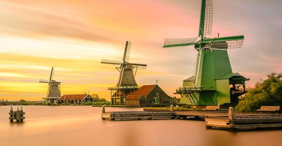 Amsterdam: Giethoorn Tour with Canal Cruise and Windmills - Zaanse Schans: windmills, workshops, and photo stops