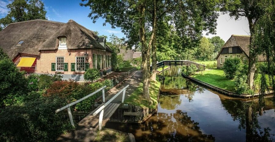Amsterdam: Giethoorn Tour with Canal Cruise and Windmills - What the private format changes
