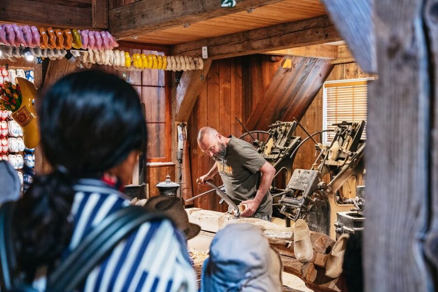 Amsterdam: Giethoorn, Volendam, and Zaanse Schans Tour - Key points at a glance