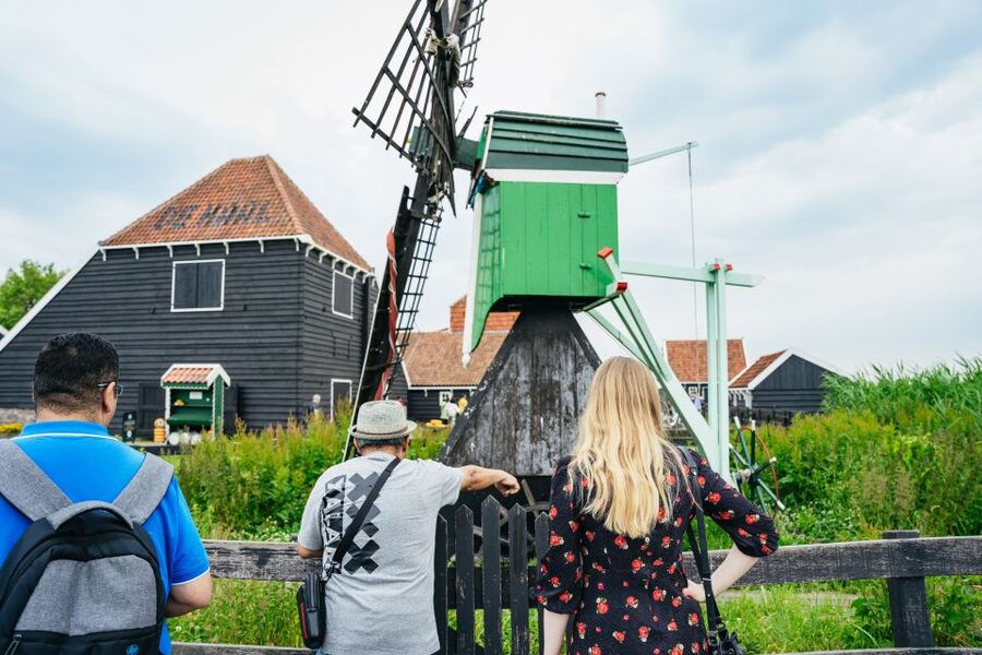 Amsterdam: Giethoorn, Volendam, and Zaanse Schans Tour - What to bring and how to use your free time