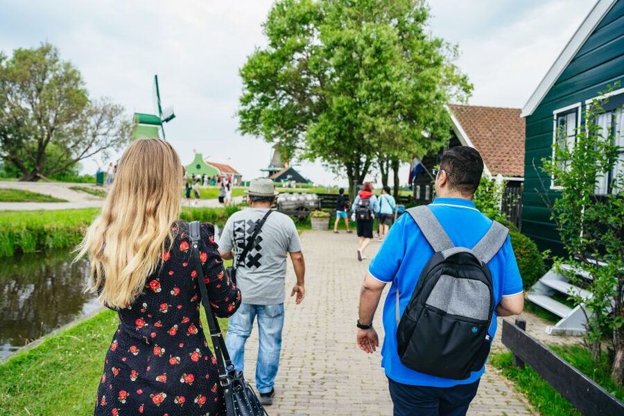 Amsterdam: Giethoorn, Volendam, and Zaanse Schans Tour - Who should book this North Holland day trip?