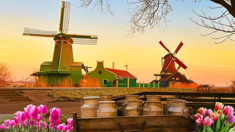 Amsterdam: Giethoorn & Zaanse Schans Small Group Day Trip - Zaanse Schans: windmills, workshops, and free time
