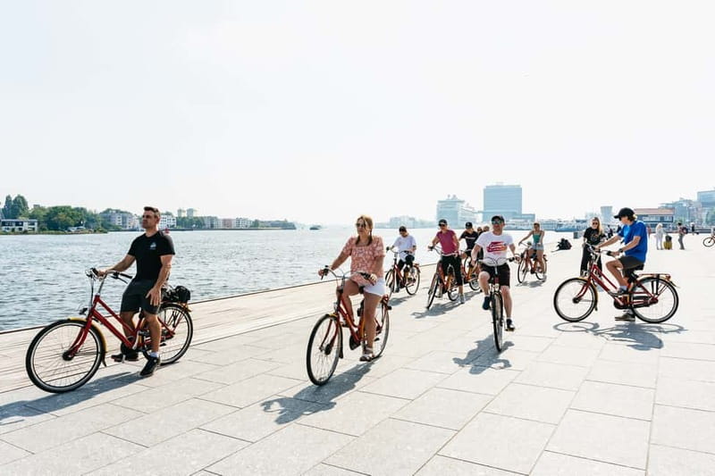 Amsterdam: Guided Bike Tour City Centre in EN/DE/FR/ES - What the three-hour pace feels like