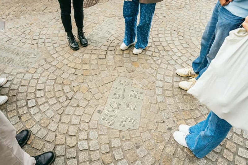 Amsterdam: Guided Cultural Walking Tour - Finishing at the National Monument